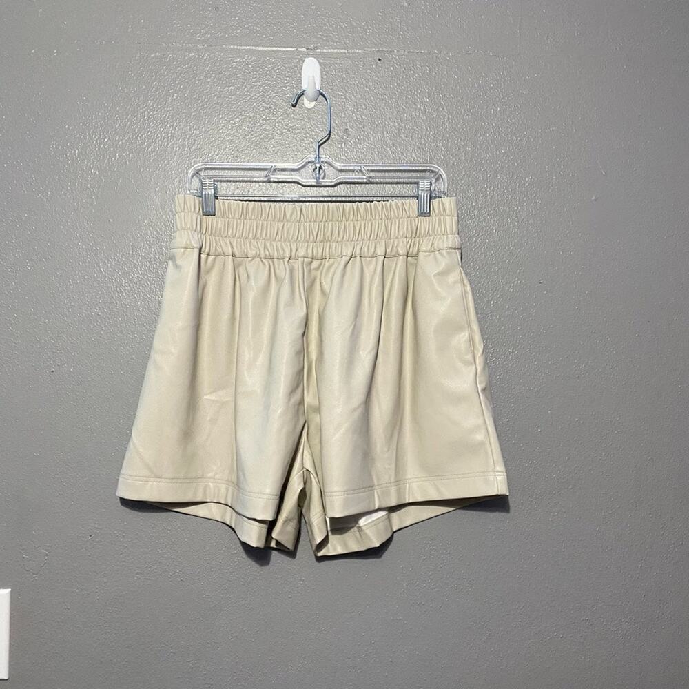 Generation Love Pebble Beige Amy Pull-on Shorts Vegan Leather Size L
